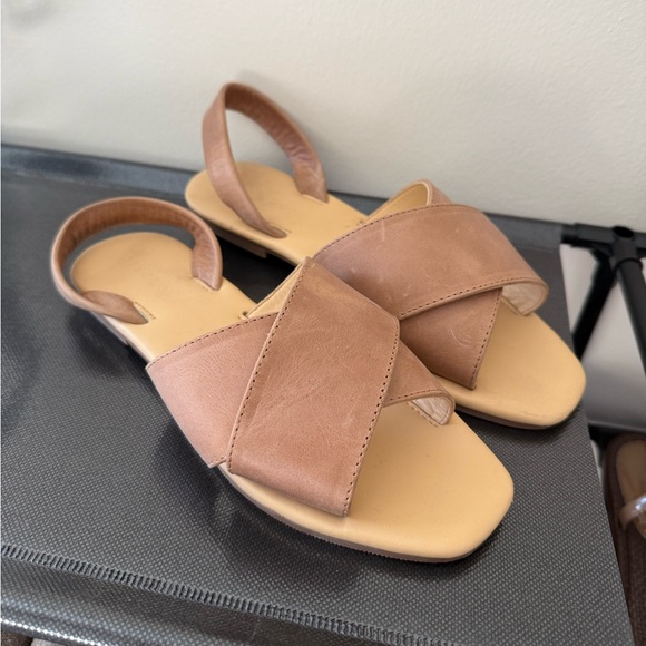 Nisolo All-Day Cross Strap Sandal - Almond - Picture 3 of 9